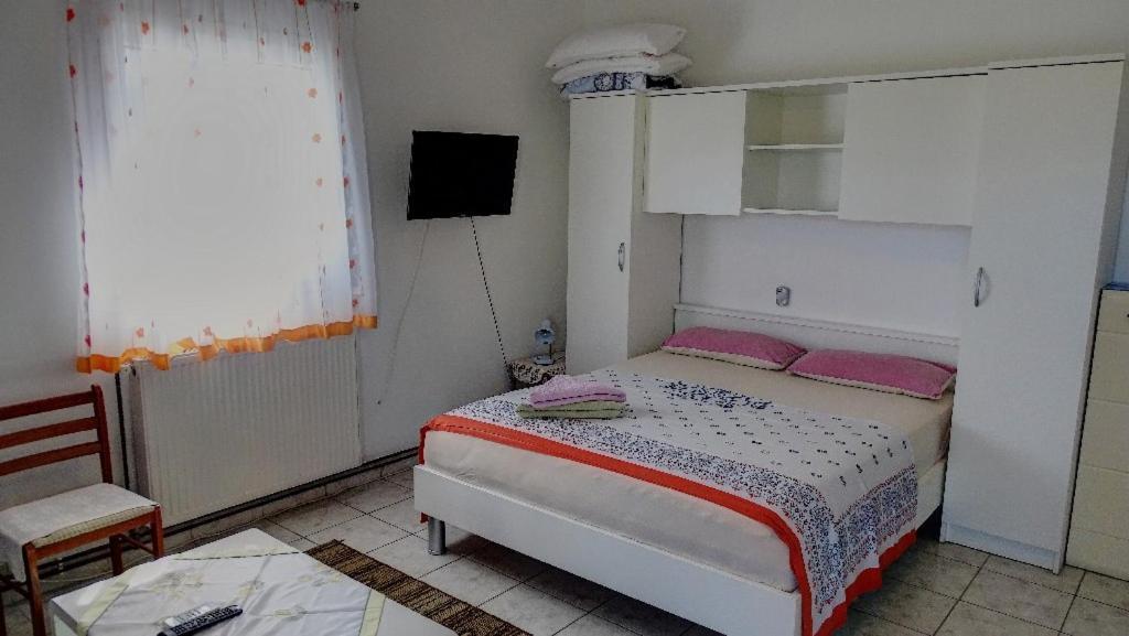 Studio Apartman I Mali Apartman Vir Buitenkant foto