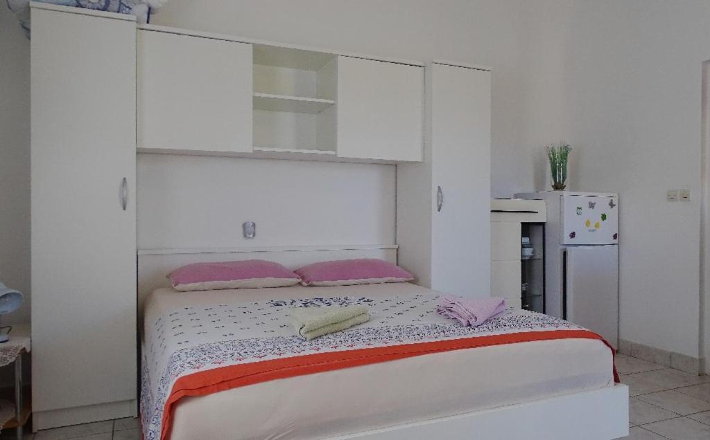 Studio Apartman I Mali Apartman Vir Buitenkant foto