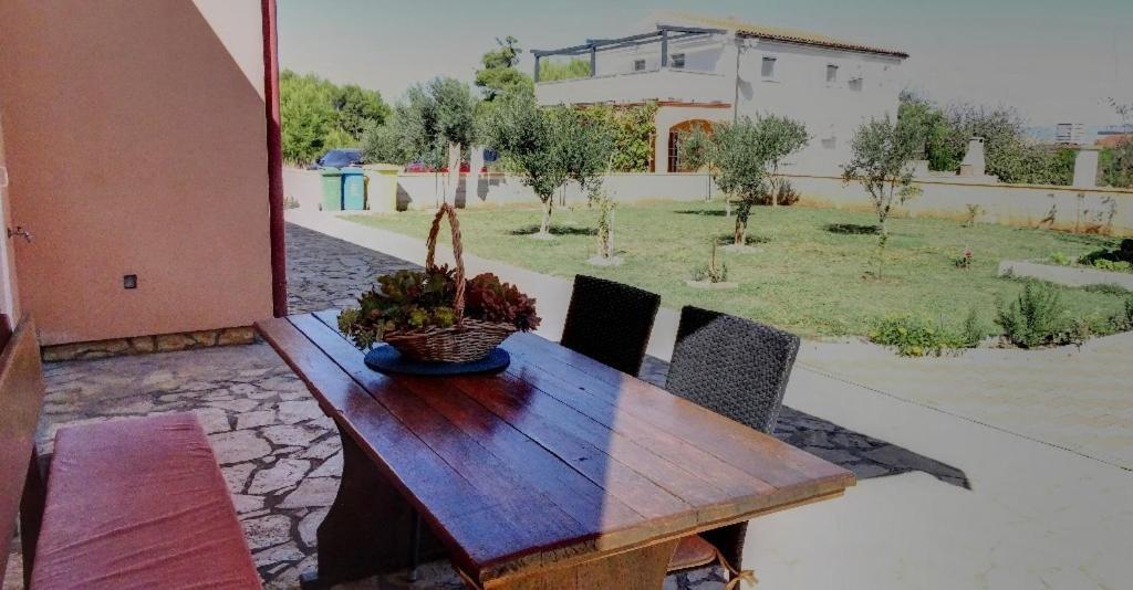 Studio Apartman I Mali Apartman Vir Buitenkant foto
